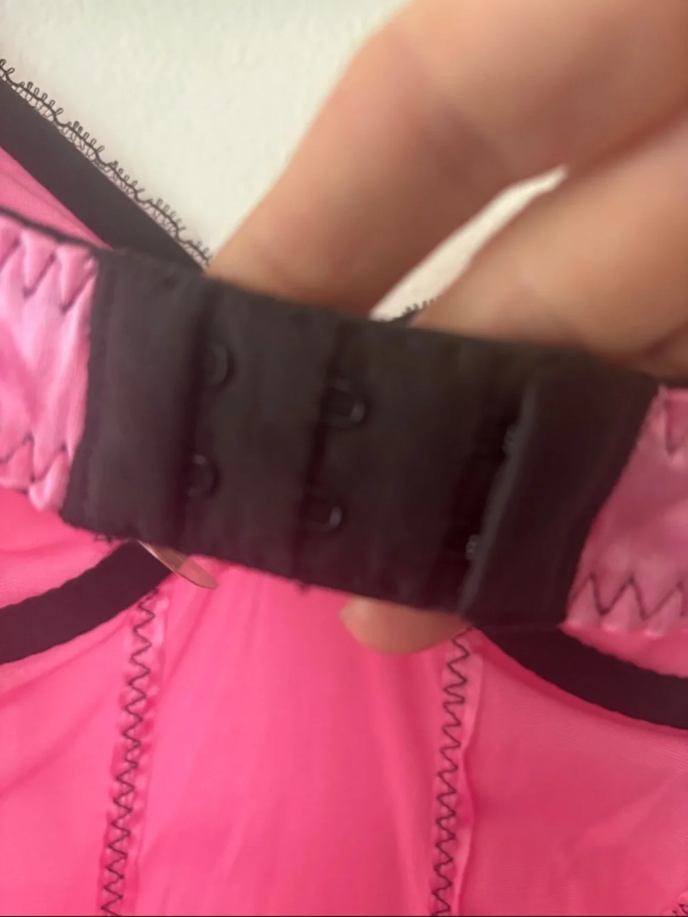 NWT!! NEW VINTAGE VS Pink Black Satin Lace Trim Sexy Lingerie Garter Details - Picture 10 of 11